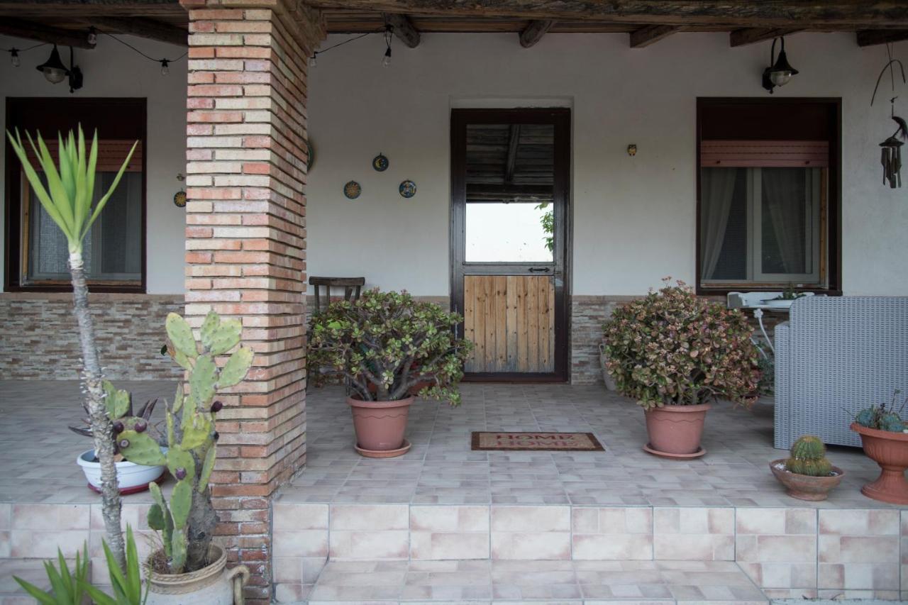 Poggio Vento Country House Pensionat Naro Eksteriør billede